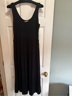 ❤️ NWT Black Tape/Black Sleeveless Scoop Neck Maxi Dress~Size Medium
